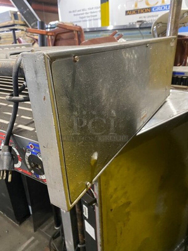 APW Wyott Commercial Countertop Hot Dog Roller Grill! All Stainless Steel! Model: HRS755T SN: 817961705208 208/240V 60HZ 1 Phase - Image 5 of 8