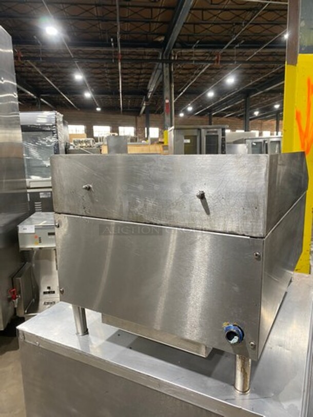 Commercial Countertop Natural Gas Powered Char Broiler Grill! With Back And Side Splashes! All Stainless Steel! On Small Legs! - Image 3 of 7