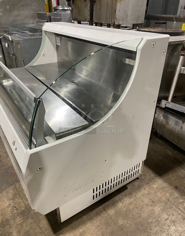 Turbo Air Commercial Refrigerated Grab-N-Go Open Case Merchandiser! With View Through Sides! MODEL TOM50SW SN: TMS50199024 120V 1PH  - Image 2 of 7
