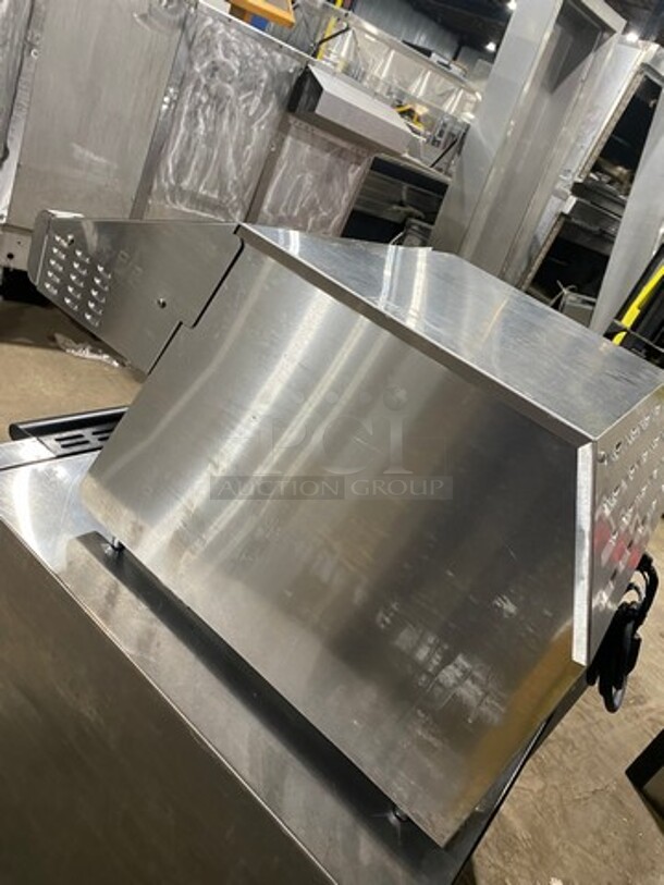 Hatco Commercial Countertop Conveyor Toaster! All Stainless Steel! Model: ITQ17502C SN: 6079551506 208V 60HZ 1 Phase - Image 4 of 8