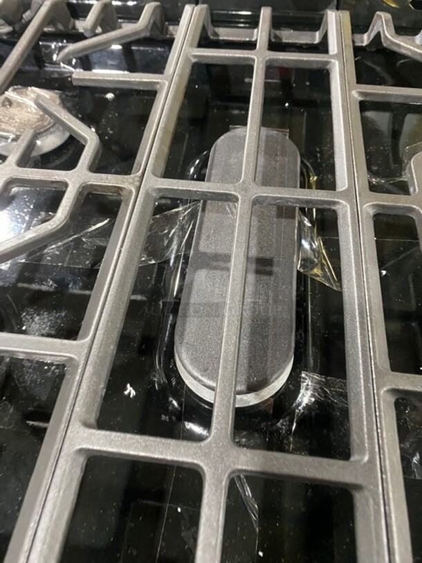 Frigidaire 4 Burner Stove! With Oven Underneath! Metal Oven Racks! All Stainless Steel! - Image 7 of 12