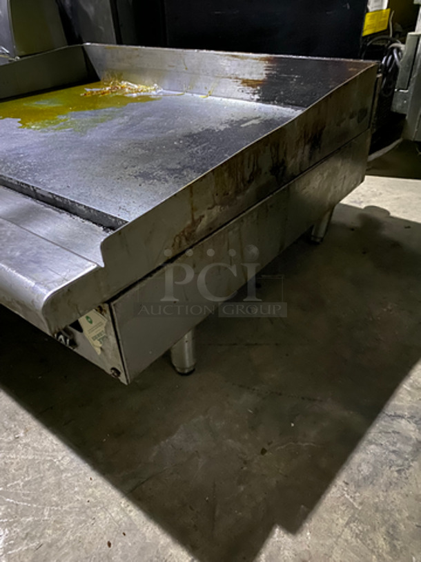 Imperial Commercial Countertop Natural Gas Powered Flat Top Griddle! With Back And Side Splashes! All Stainless Steel! On Small Legs! - Image 2 of 7
