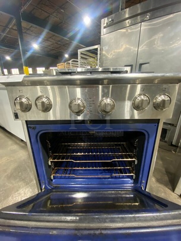 Electrolux 4 Burner Stove! With Back Splash! With Oven Underneath! Metal Oven Racks! All Stainless Steel! Model: E30GF74HPS1 SN: NF83812153 - Image 6 of 12