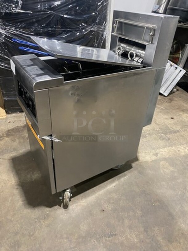 Frymaster Commercial Electric Powered Split Bay Deep Fat Fryer! With Metal Frying Baskets! With Side Splashes! All Stainless Steel! On Casters! Model: RE1142SE SN: 1508NA0057 208V 60HZ 3 Phase - Image 2 of 11