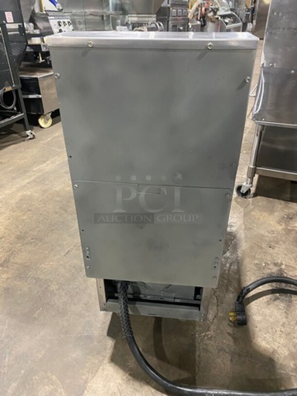 Frymaster Commercial Electric Powered Split Bay Deep Fat Fryer! With Metal Frying Baskets! With Side Splashes! All Stainless Steel! On Casters! Model: RE1142SE SN: 1508NA0057 208V 60HZ 3 Phase - Image 3 of 11