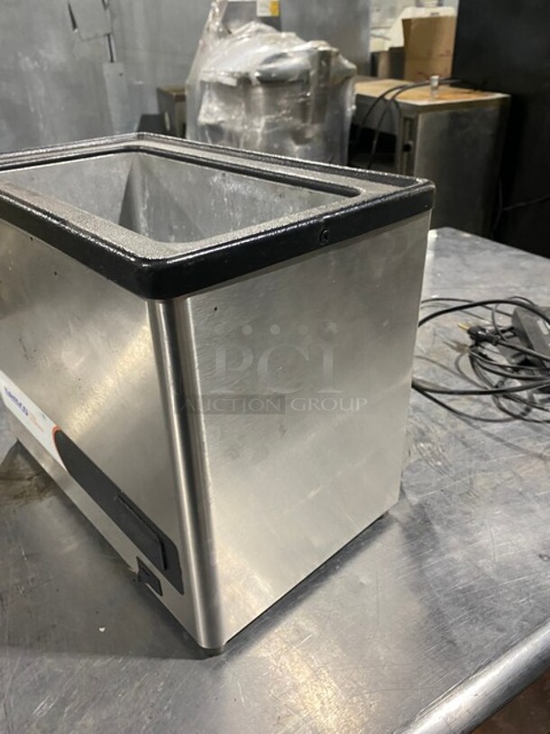 Nemco Commercial Countertop Cold Condiment Chiller! Stainless Steel Body! Model: 9020 SN: J190001 - Image 3 of 7