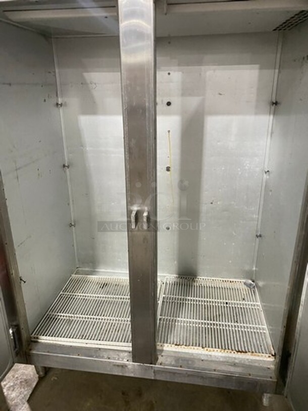 TRAULSEN 2 Door Reach In  Refrigerator! All Stainless Steel W/ Poly Coated Racks! On Legs! Model SG20010  Serial T955280A98 115V/60Hz/1 Phase - Image 5 of 9