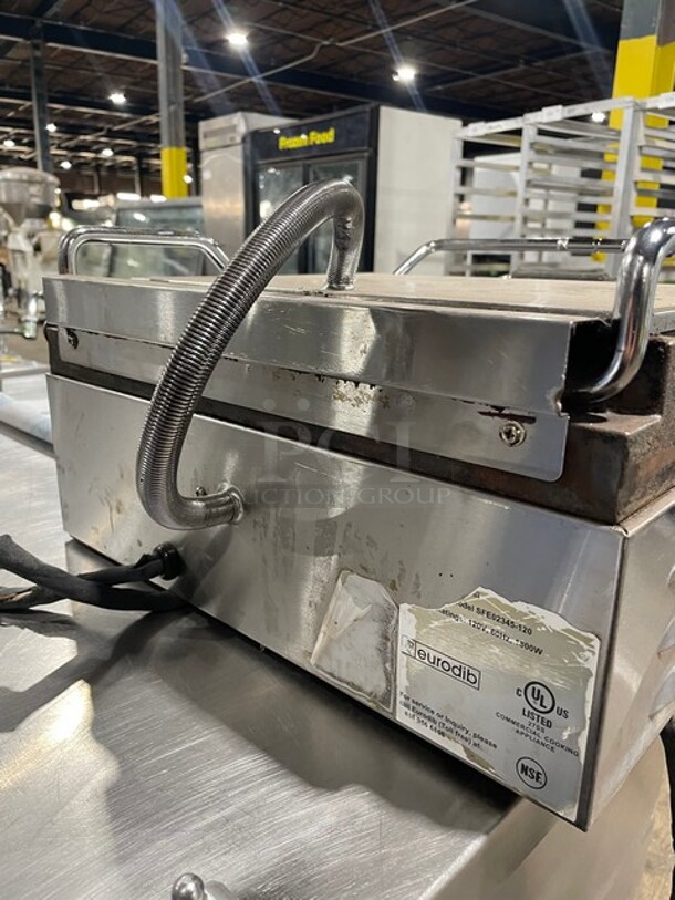 Eurodib Commercial Countertop Panini/Sandwich Press! With Ribbed Press! All Stainless Steel! 120V! Model: SFE02345-120! - Image 4 of 8