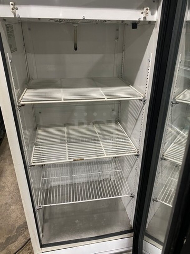 True Commercial Single Door Reach In Cooler Merchandiser! With View Through Door! Poly Coated Racks! Model: GDM12 SN: 12030206 115V 60HZ 1 Phase - Image 5 of 10