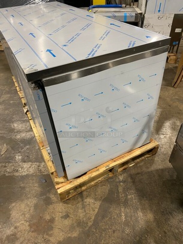 NEW! SCRATCH-N-DENT! LATE MODEL! 2022 Asber Commercial 3 Door Lowboy/Worktop Cooler! All Stainless Steel! Model: AUTR72NHC SN: 8102495248 115V 1 Phase - Image 4 of 11