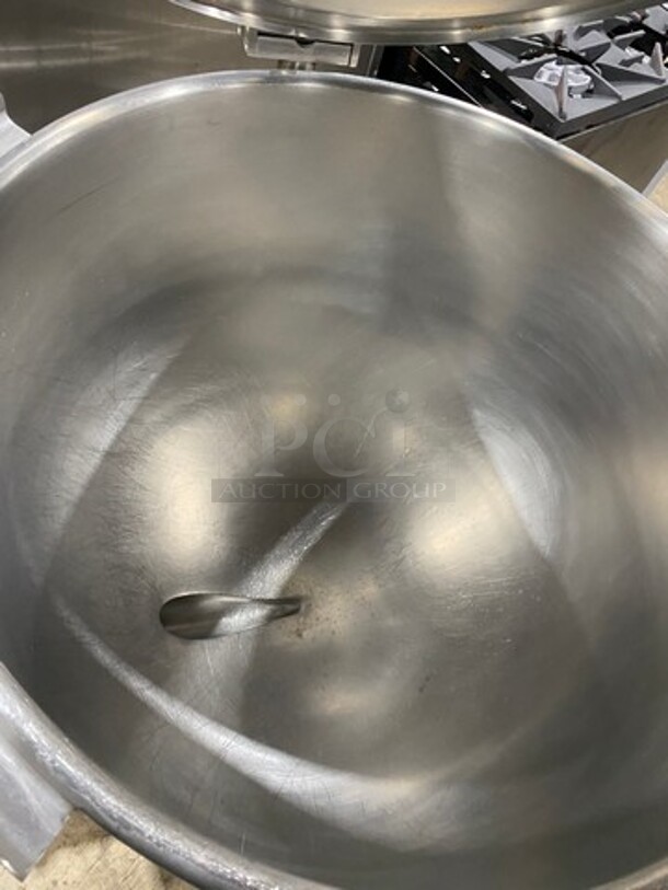 2014 Cleveland Commercial Tilted Soup Kettle! All Stainless Steel! On Legs! Model: KDL60T SN: 140523052751 - Image 5 of 9