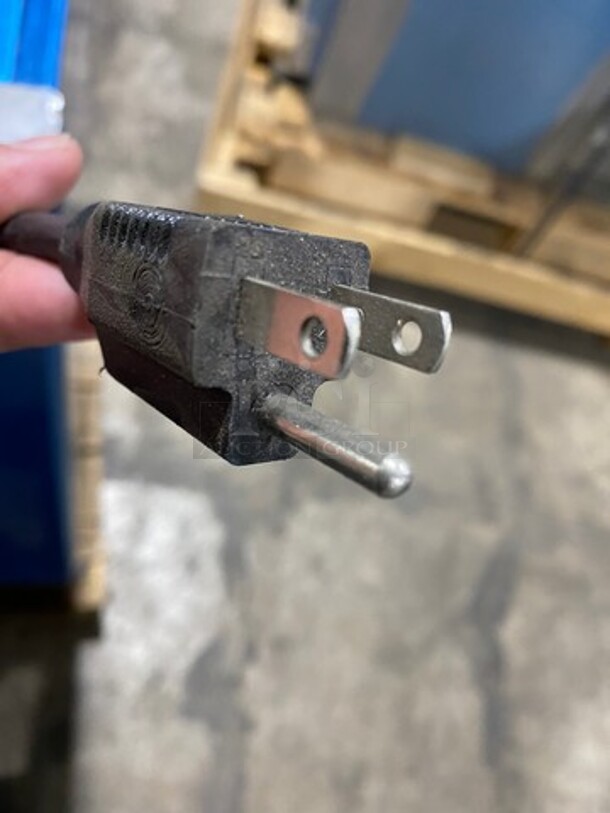 SWEET! NEW! SCRATCH-N-DENT! Hoshizaki Commercial Ice Machine Head! Stainless Steel Body! Model: FS1001MLHC SN: C11066D 115/120V 60HZ 1 Phase - Image 8 of 8