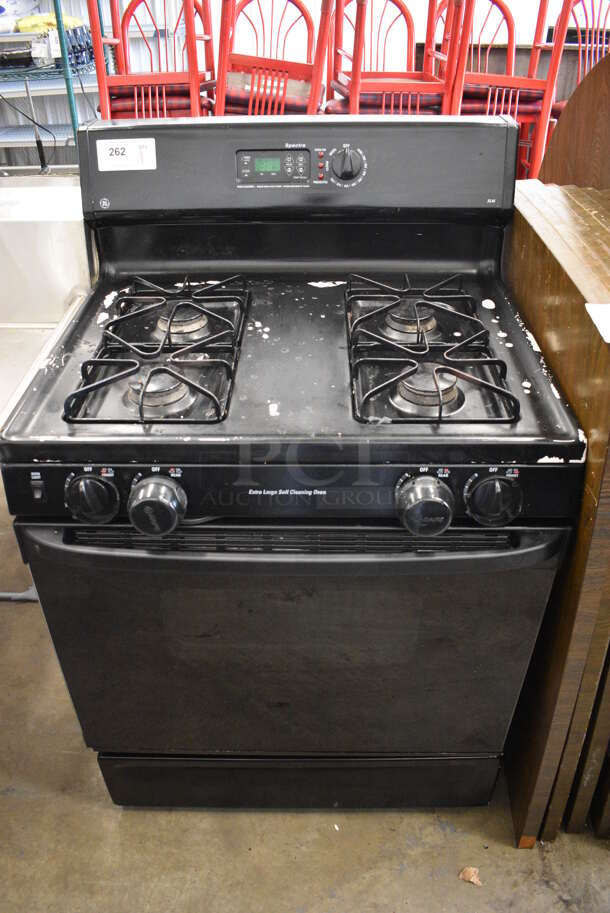 Spectra Metal Commercial Natural Gas Powered 4 Burner Range w/ Oven. 30x26x47