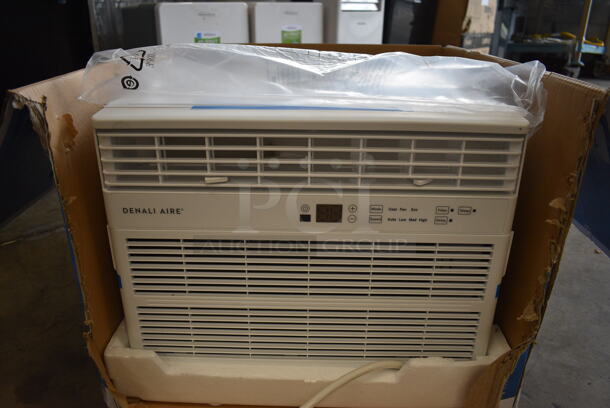 BRAND NEW SCRATCH AND DENT! Denali Aire 2DANC10K Metal Window Mount Air Conditioner. 115 Volts, 1 Phase. 19x20x15. Tested and Working!