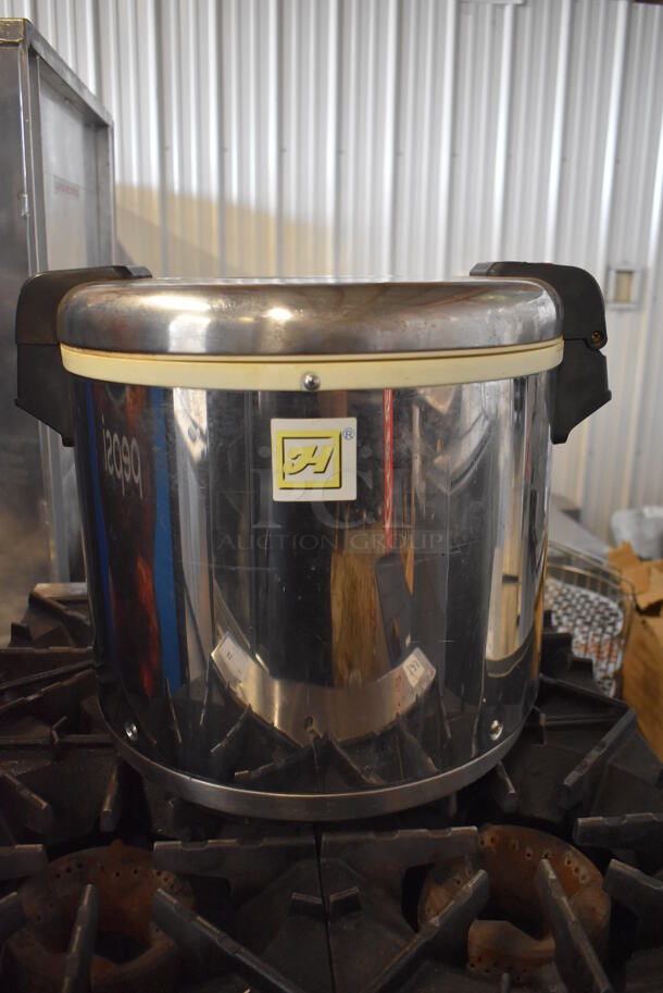 Thunder Group SEJ-22000-TW Stainless Steel Countertop Rice Cooker. 120 Volts, 1 Phase. Tested and Working!