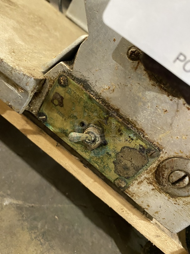 GLOBE Stainless Steel Meat And Cheese Slicer! Model C4S17DZ31B 115V/60Hz - Image 6 of 7