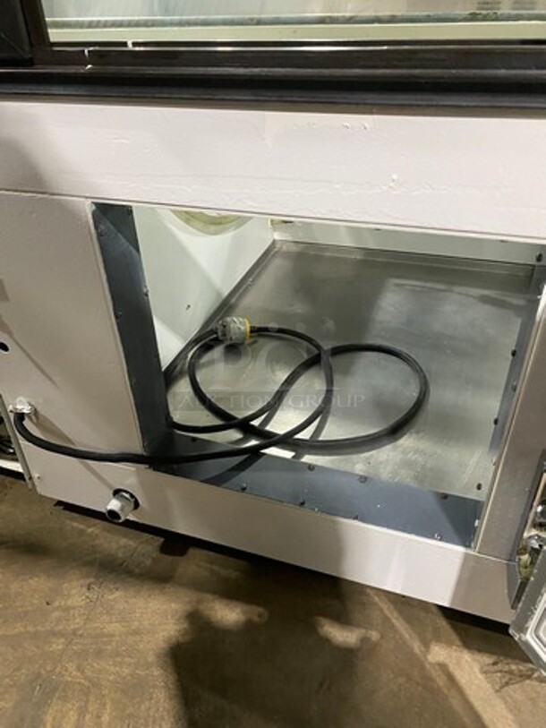 Marc Commercial Refrigerated Deli/Bakery Display Case! With Slanted Front Glass! With Sliding Glass Rear Access Doors! 115V 60HZ 1 Phase - Image 6 of 8