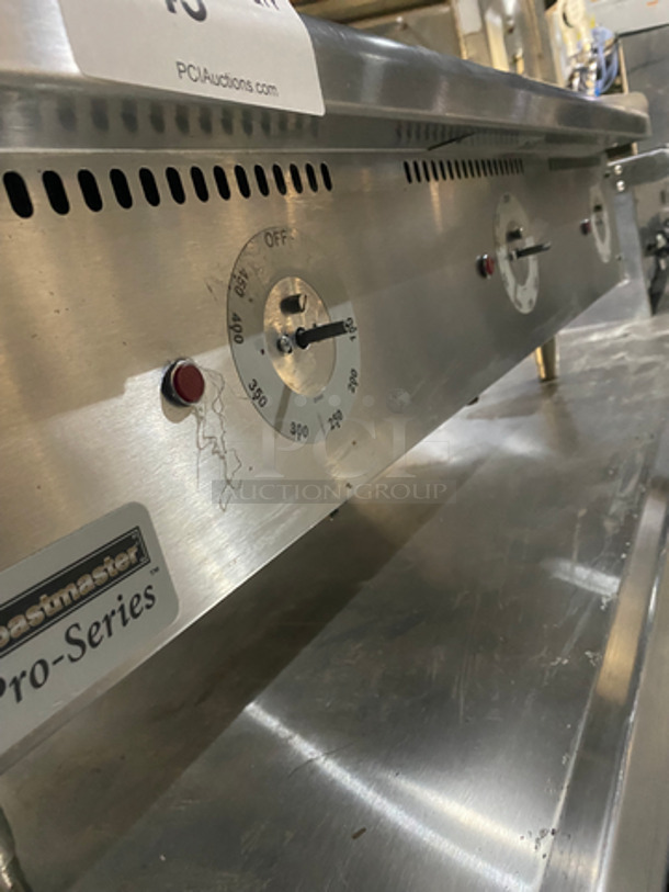 Toastmaster Pro Series Electric Powered Flat Griddle! With Back & Side Splashes! All Stainless Steel! On Small Legs! - Image 6 of 9