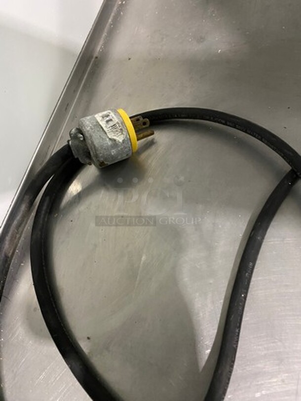 Marc Commercial Refrigerated Deli/Bakery Display Case! With Slanted Front Glass! With Sliding Glass Rear Access Doors! 115V 60HZ 1 Phase - Image 8 of 8