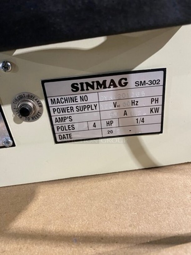 SWEET! Doyon Commercial Countertop Bread Loaf Slicer! Model: SM302 SN: DYN1201065 120V 60HZ 1 Phase - Image 9 of 11
