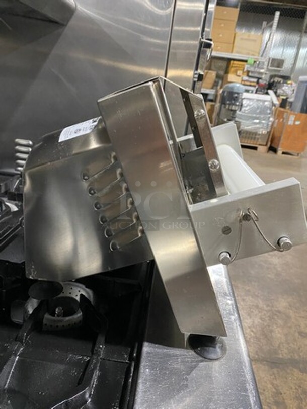 Doyon Commercial Countertop Dough Sheeter! All Stainless Steel! Model: DL12SP SN: 166473 120V 60 HZ 1 Phase - Image 3 of 8