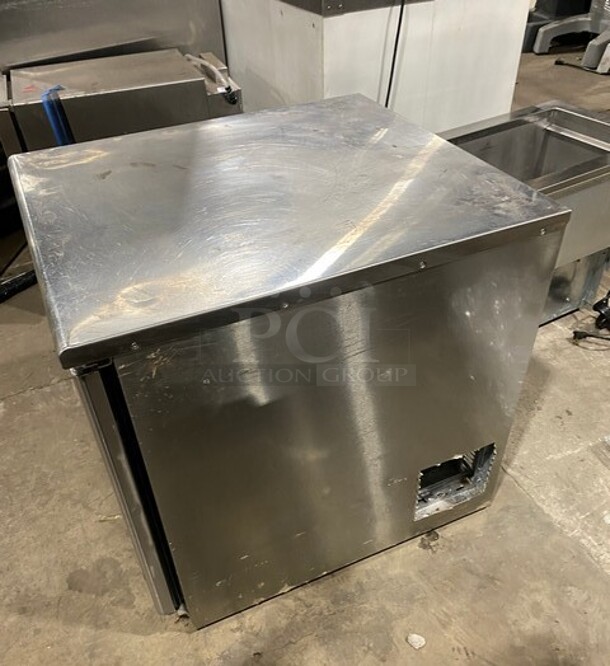 Everest Commercial Single Door Lowboy/ Worktop Cooler! All Stainless Steel! Model: ETBR1 SN: BTBR112100008 115V 60HZ 1 Phase - Image 3 of 8