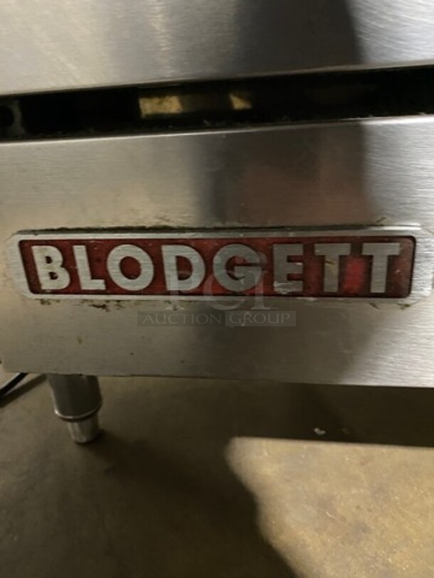 Blodgett Commercial Natural Gas Powered 6 Burner Stove! With Raised Back Splash And Salamander Shelf! With Oven Underneath! All Stainless Steel! On Legs! Model: B36DBBB SN: 08D64916 - Image 7 of 12