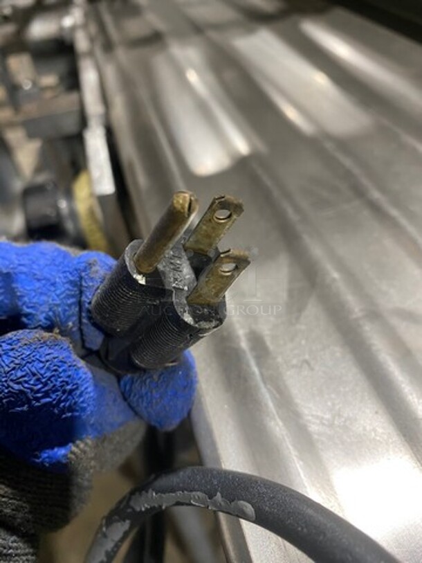 Nice! Berkel Heavy Duty Commercial Automatic Meat & Cheese Slicer/Stacker! Model 170D Serial 180D424! 120V 1 Pase!  - Image 9 of 11