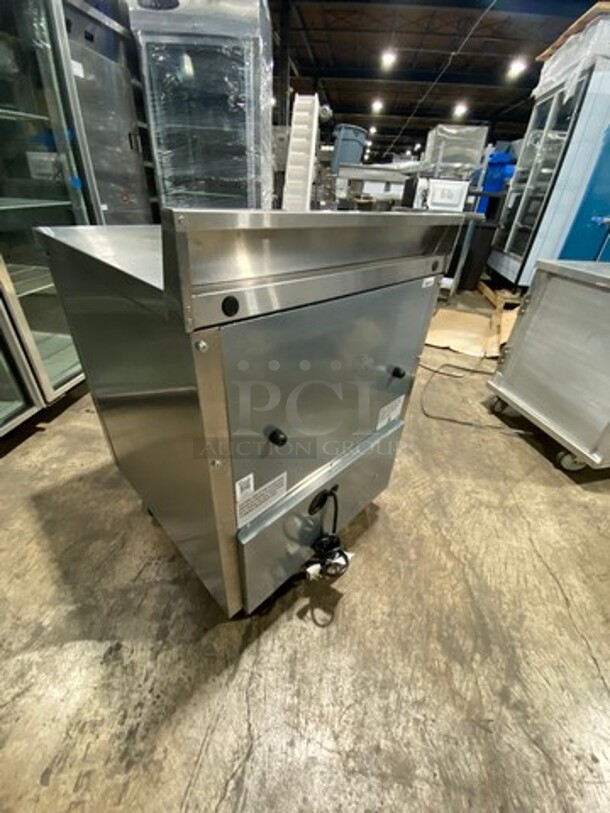 NEW! True Commercial Single Door Refrigerated Lowboy/Worktop Cooler! With Backsplash! All Stainless Steel! On Casters! Model: TWT27HC SN: 9782769 115V 60HZ 1 Phase - Image 3 of 9