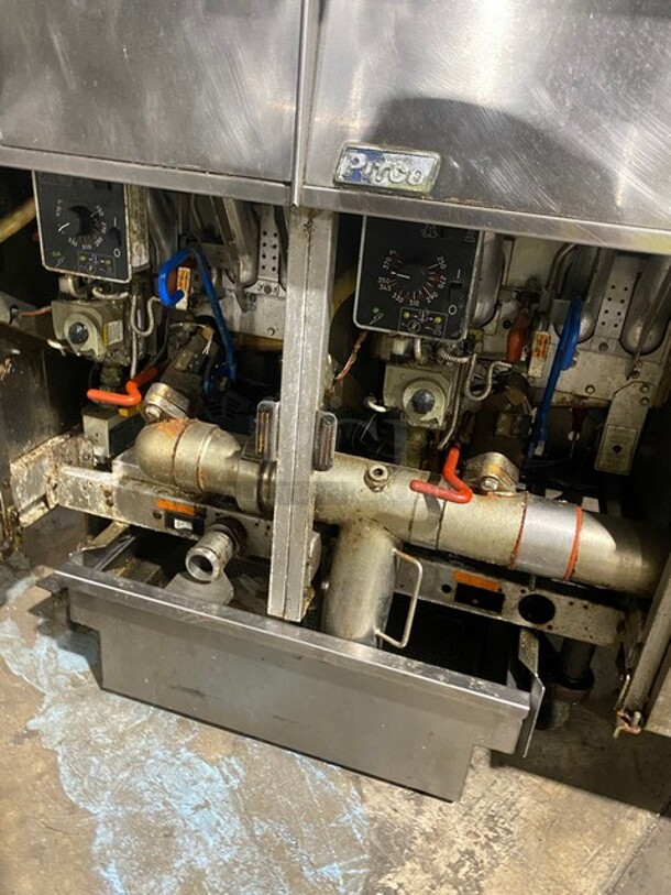 Pitco 4 Bay Natural Gas Powered Commercial Deep Fat Fryer With Dump Station! Working When Removed! MODEL SGH50 SN: G11BD005237 115V  - Image 7 of 10