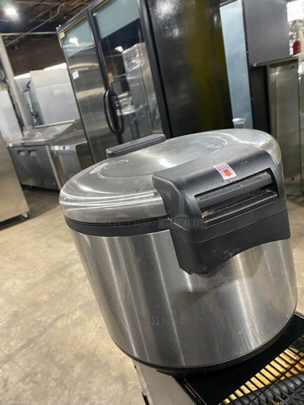 Aroma Metal Countertop Rice Cooker! MODEL ARC1130S 120V - Image 3 of 7