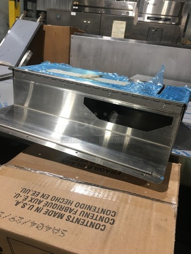 NICE! NEW! IN THE BOX! Eagle Wall Mount Metal Paper Towel Dispenser! With Plastic Liquid Soap Dispenser! Model: DP10 - Image 7 of 9