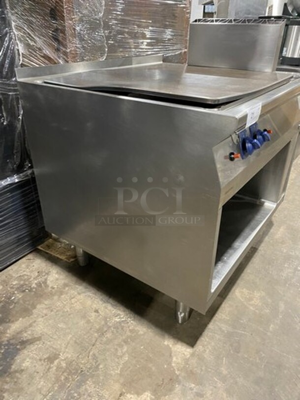 Electrolux Natural Gas Powered All Stainless Steel Plancha Flat Grill! ERMA Edition! Built On Stainless Steel Stand! On Legs! - Image 3 of 12