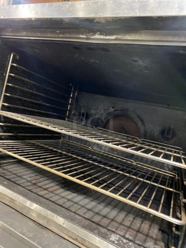 Blodgett Commercial Single Deck Convection Oven! With View Through Doors! Metal Oven Racks! With Closed Storage Space Underneath! All Stainless Steel! On Legs! - Image 6 of 9