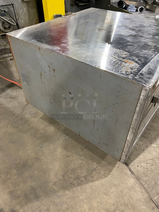 Toastmaster Stainless Steel Electric Pizza Oven! - Image 2 of 7