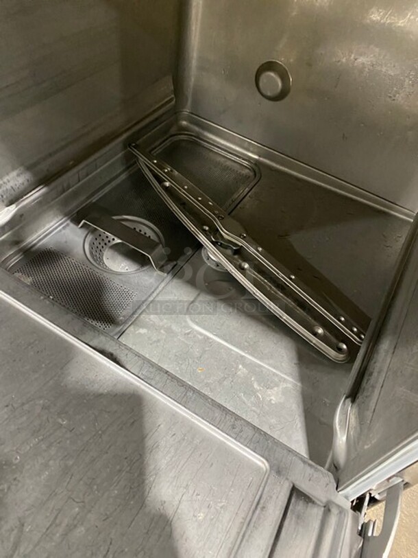 Nice! Hobart Style Under The Counter Dishwasher! All Stainless Steel! Model: LXEC SN: 231175525 120V 60HZ 1 Phase - Image 5 of 9