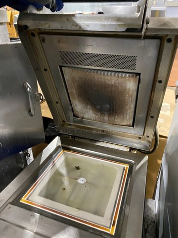 2014 Electrolux Commercial Countertop Electric Powered Panini Flat Press! With Digital Controls! Stainless Steel Body! On Small Legs! Model: HSPPUSAT SN: 44210002 208V 60HZ 1 Phase - Image 5 of 9