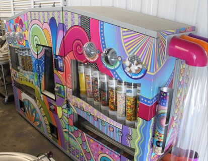 Sweet Amanda Metal Commercial Floor Style Fully Automated Candy Dispensing Machine w/ Capsule Dispensing System on Commercial Casters.