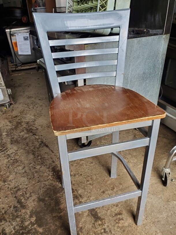 Metal Bar Chair 