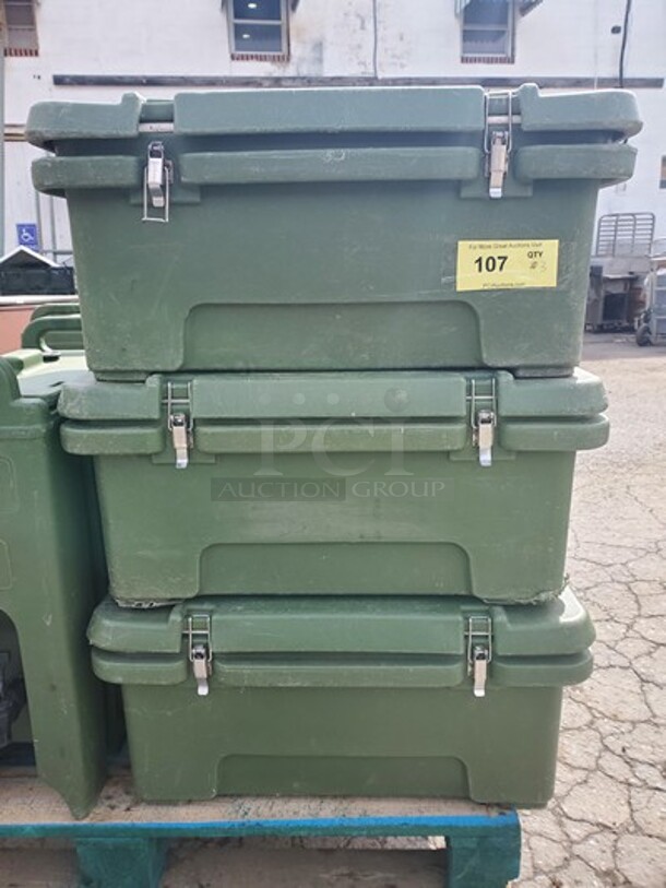 Cambro Insulated Container - Image 1 of 3
