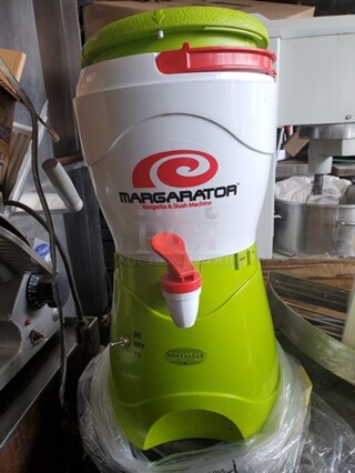MARGARATOR Margarita & Slush Machine 