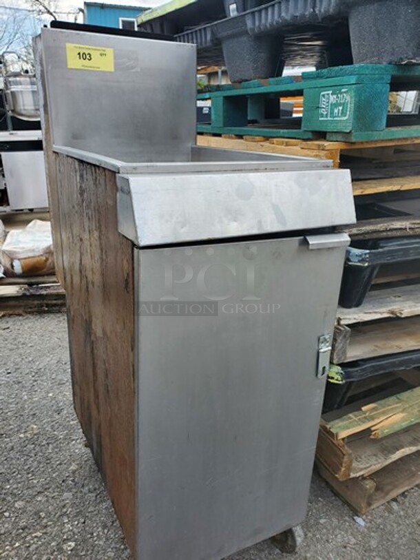 Natural Gas Fryer (unknown condition)  - Image 1 of 7