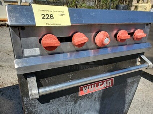 VULCAN Natural Gas 4 Burner Stove  - Image 3 of 4