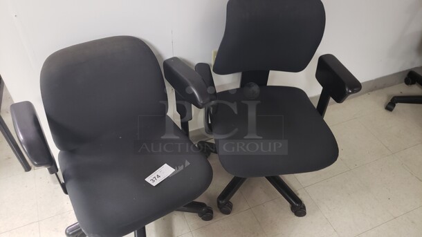 Lot of 2 Chairs

(Location 2) - Image 1 of 1