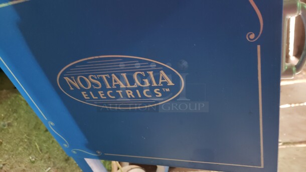 Vintage Popcorn Cart & Vintage Snow Cone Cart

Not tested

(Location 3)
 - Image 2 of 7