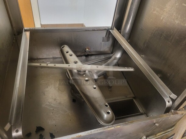 Hobart AM14T Commercial Dishwasher 208/240v 60hz 3ph  - Image 3 of 6