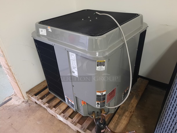 BRAND NEW Heat Pumps. ARI H4H424GKC100 Energy Star (Main Building)  - Image 2 of 4
