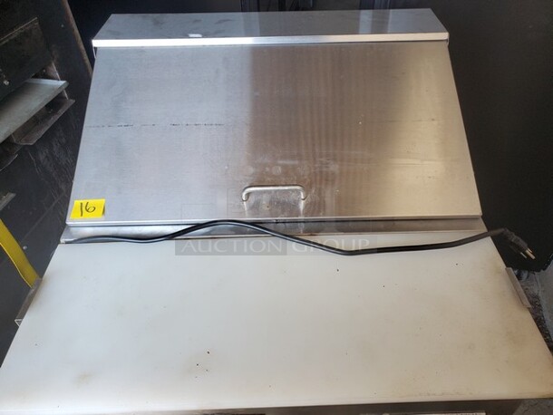 Avantco APT-27-HC 27" 1 Door Refrigerated Sandwich Prep Table, Working! - Image 5 of 6
