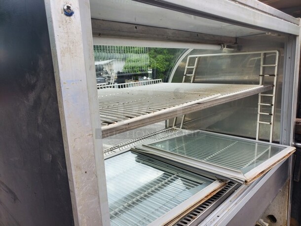 Beverage Air Curved Glass Refrigerated Deli Display Case 49"X34X36 (Missing cover) - Image 5 of 5