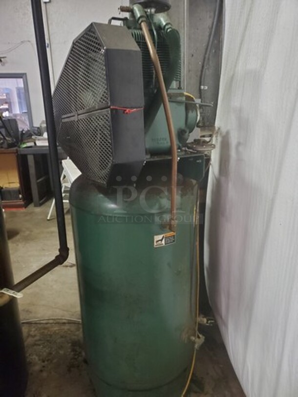 Air Compressor MI820R, Buyer must remove this item. - Image 2 of 5